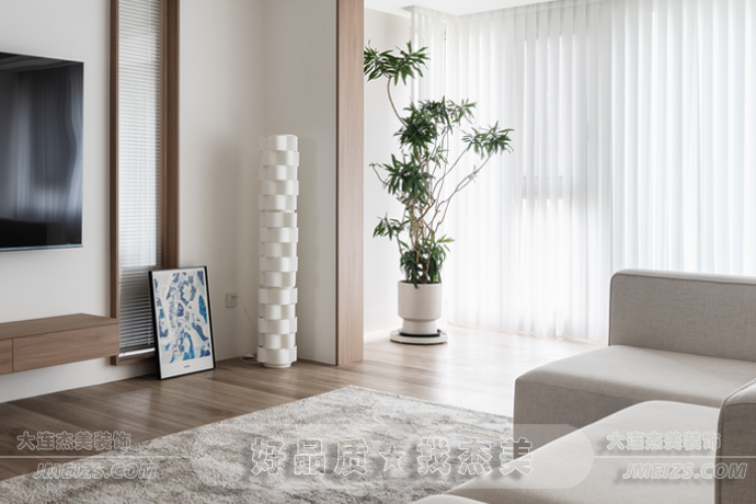 大連裝修潮流趨勢之現代簡約案例賞析典雅素凈溫潤空間3.png